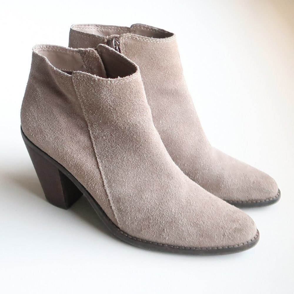 Dolce Vita Taupe Suede Leather Block Heel Ankle Boots / Booties Size 7.5